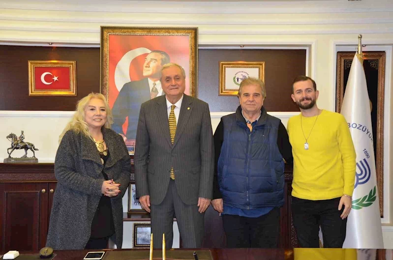 Başkan Bakkalcıoğlu Zeki Müren’in ailesiyle bir araya geldi