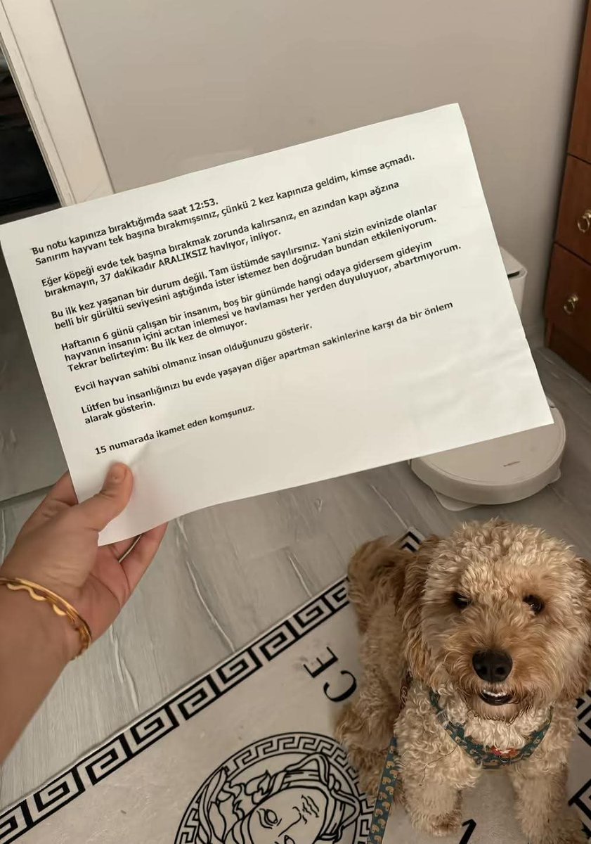 Komşunun Evde Yalnız Bıraktığı Köpek İçin Kapıya Not Bırakıldı