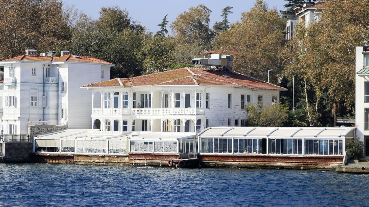 Tarihi Burhanettin Sezerar Yalısı İstanbul Boğazı'nda 1.8 Milyar TL'ye Satışta