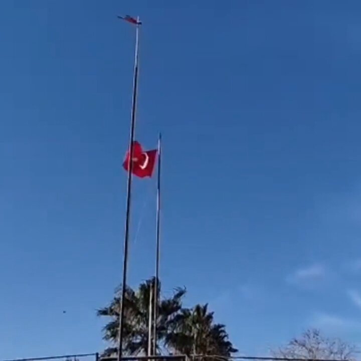 Türk Bayrağına Nusaybin Sınırında YPG Yandaşlarınca Saldırı