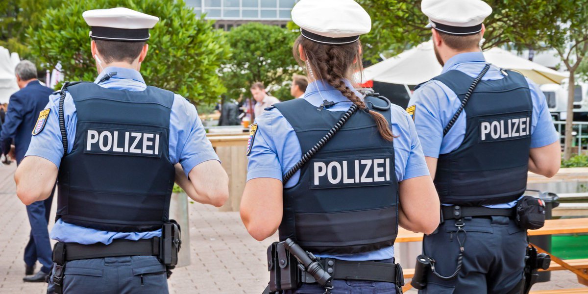 Almanya'da 63 Yaşındaki Kadının Polisi 200 Kez Arayıp Kapattığı İddiası: Telefonlara El Konuldu