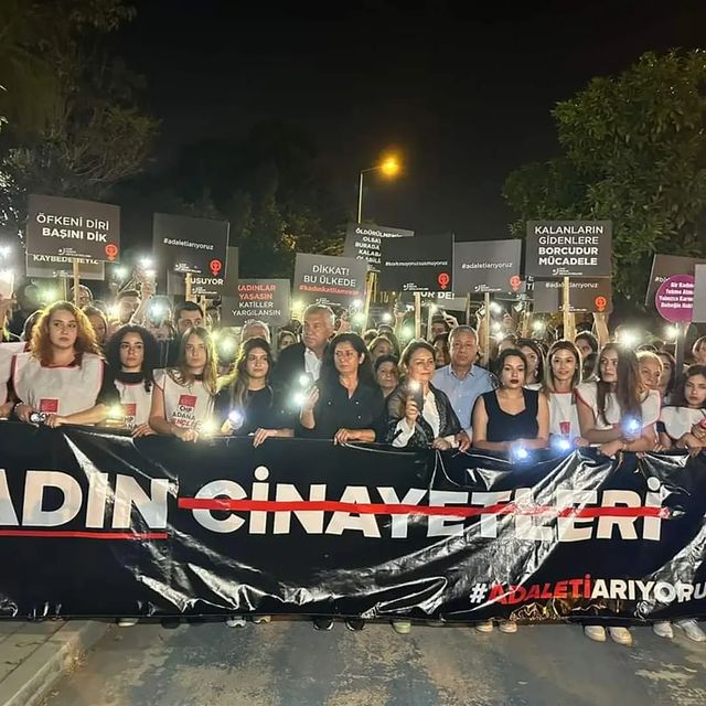 Adana'da Kadın Cinayetlerine Karşı Eylem Düzenlendi