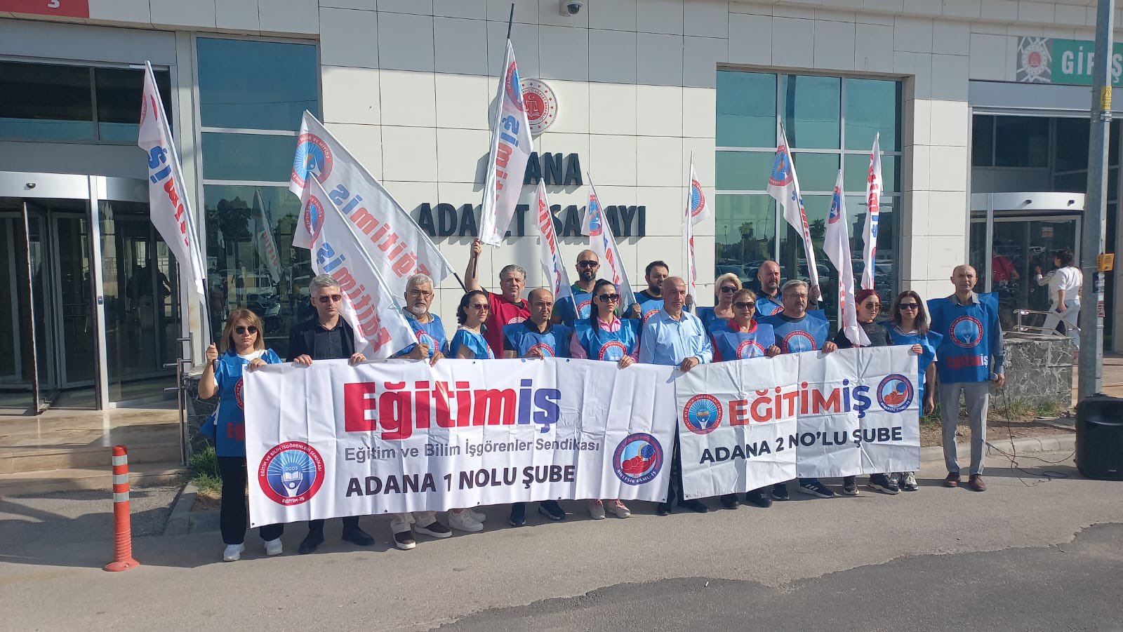 Adana'da Cumhuriyet İlkelerine Sahip Çıkıldı