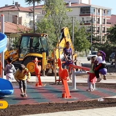 Çubuk Belediyesi, Çocukların Oyun Alanlarına Yenileme Çalışmalarına Başladı