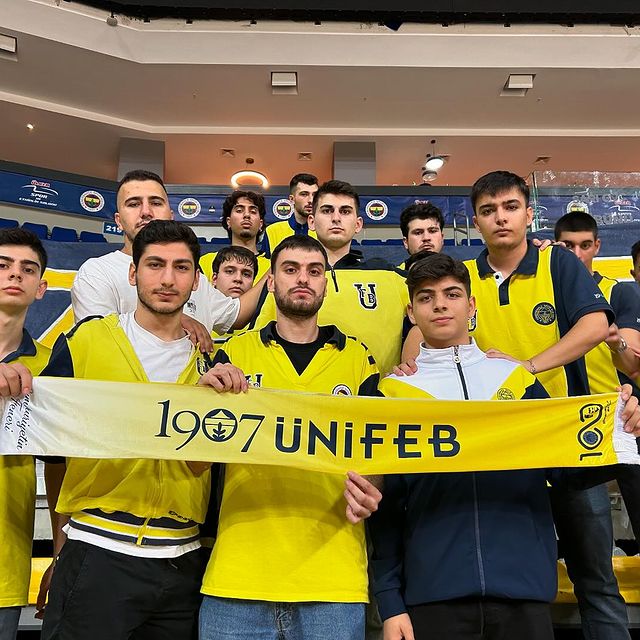 Üniversite Öğrencileri, Fenerbahçe Beko'ya Destek Verdi