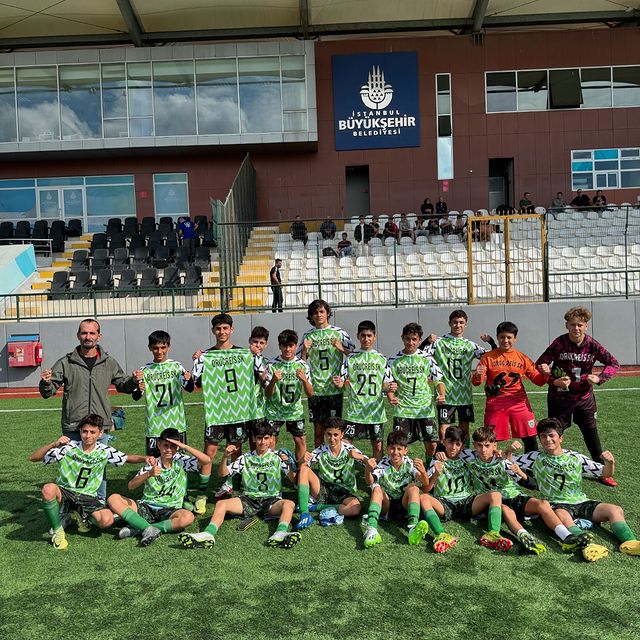 Esinler Oruç Reis Spor Kulübü U14 Takımı, Gayretspor'u 3-0 mağlup etti