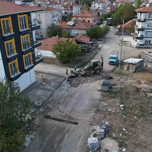 Çubuk'ta Ulaşım Kalitesini Artıracak Asfalt Çalışmaları Devam Ediyor