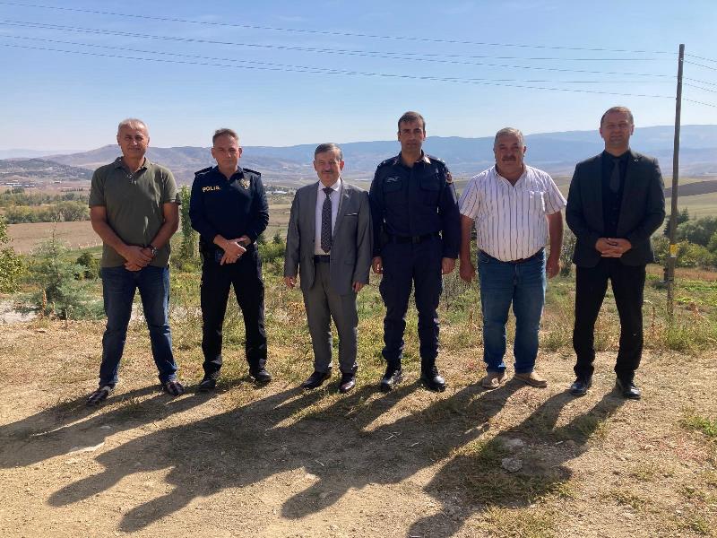 İlçe Kaymakamımız Sayın Cemal Hüsnü Çaykara, Elmadağ Ziraat Odası Başkanı Şenol Küçükkurt'u ziyaret etti.