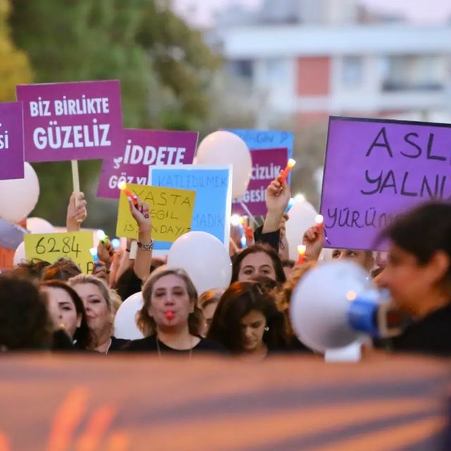 Kadınların Güçlü İfadesi: İzmir'den Yükselen Ses