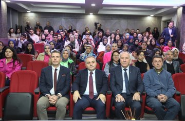 Erciyes Üniversitesi Sosyal Bilimler Enstitüsü Öğrencilerine Tez Hazırlama Eğitimi Düzenlendi