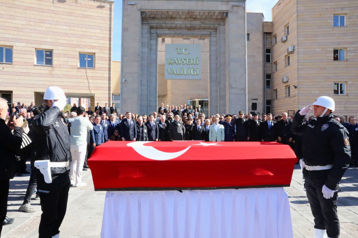 Sabahattin Çakmakoğlu için Cenaze Töreni Düzenlendi