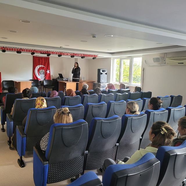 ‘En İyi Narkotik Anne’ Projesiyle Veli Bilgilendirme Etkinliği