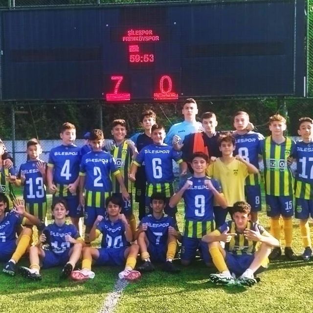 Şilespor U-14 Ligi'nde Erenköy Gençlik'i 7-0 Yendi ve Yenilmezlik Serisini Sürdürdü