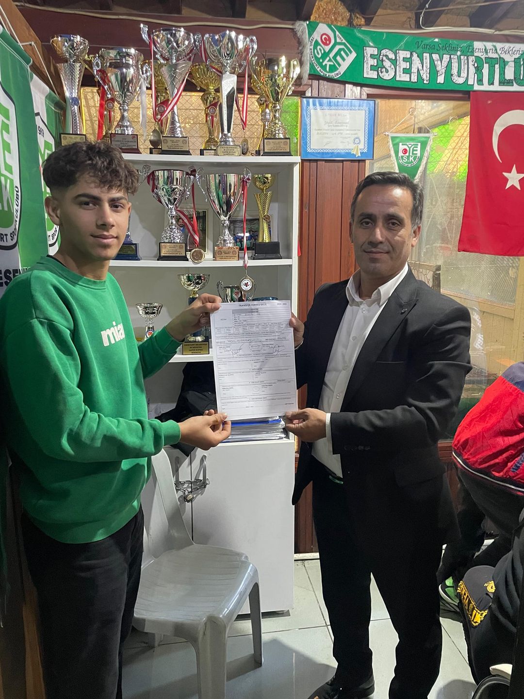 Yeşil Esenyurt Spor Kulübü'nün Genç Sporcusu Emirhan Işık Turgutluspor'a Transfer Oldu