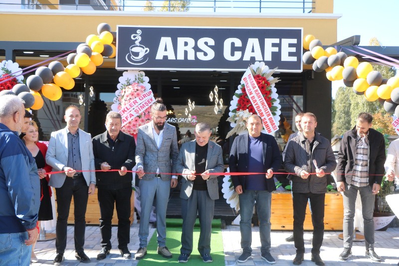 İlçe Kaymakamımız Sayın Cemal Hüsnü Çaykara, Hasanoğlan Bahçelievler Mahallesinde Ars Cafe'nin Açılış Törenine Katıldı