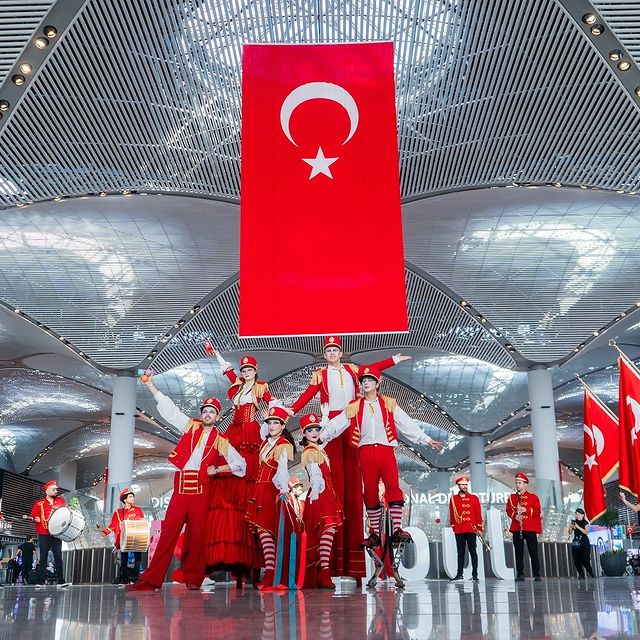 Türkiye Cumhuriyeti'nin 101. Yılı İstanbul Havalimanı'nda Kutlandı