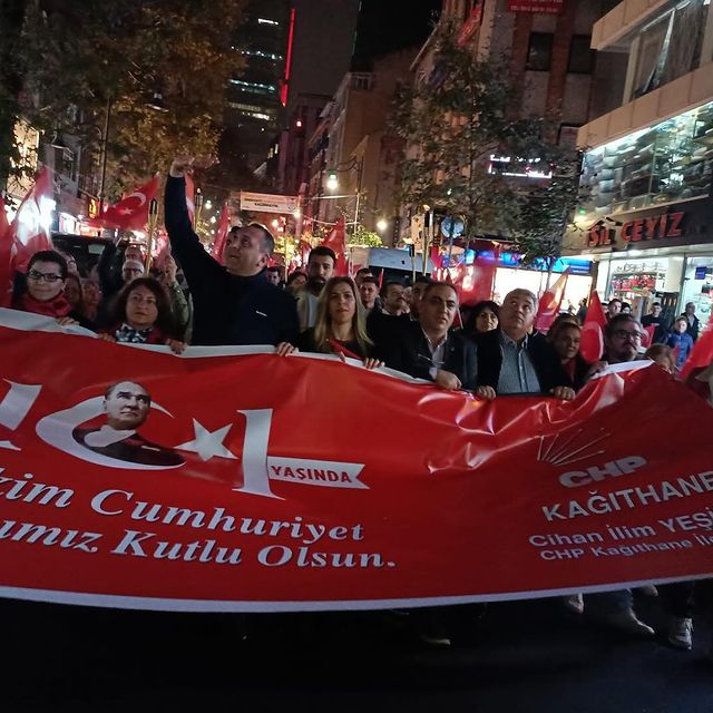 29 Ekim Cumhuriyet Bayramı'nda Kağıthane'de Unutulmaz Bir Kutlama Gerçekleştirildi