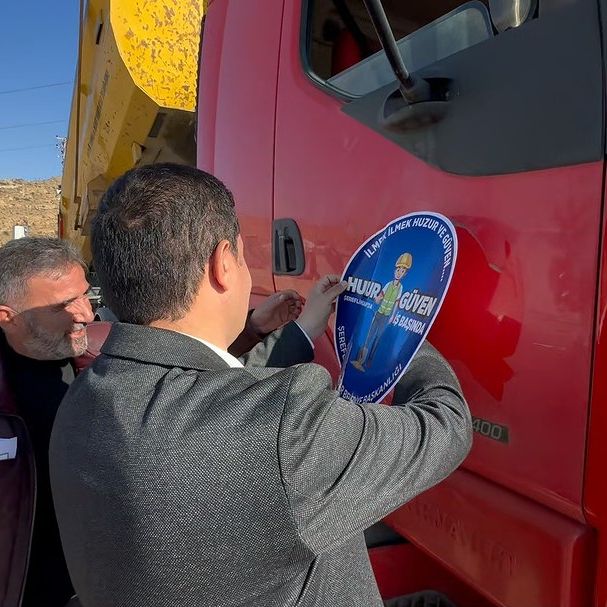 Şereflikoçhisar Belediyesi, Hurdaya Atılan Araçları Yenileyerek Halka Hizmet Ediyor