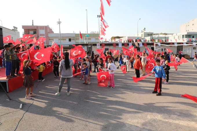 Adana Büyükşehir Belediyesi, 29 Ekim Cumhuriyet Bayramı'nı Kutladı