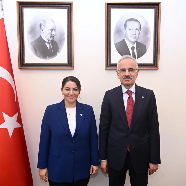 AK Parti İstanbul Milletvekili Şengül Karslı, Ulaştırma ve Altyapı Bakanı Abdülkadir Uraloğlu'nu Ziyaret Etti