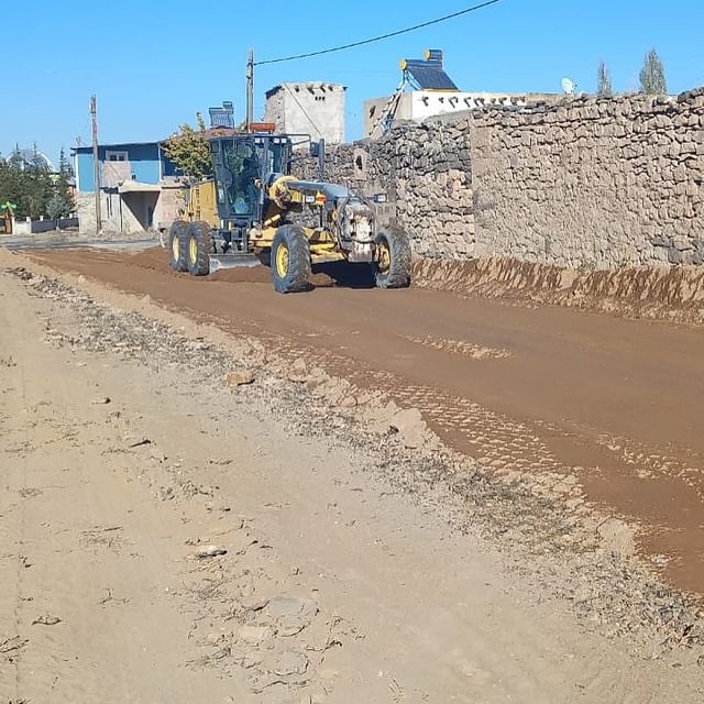 Yıldıztepe Kasabasında Yol Altyapı Çalışmaları Devam Ediyor