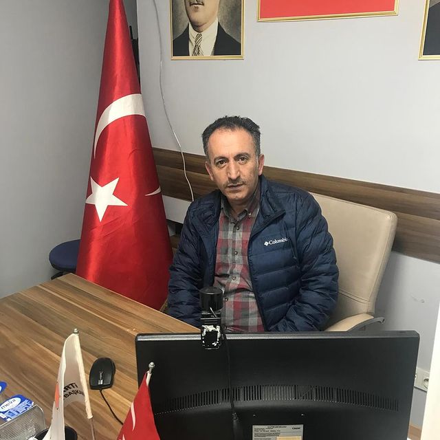 İstanbul Ümraniye'de Adalet ve Kalkınma Partisi İlçe Başkanlığı Nöbetçi Saat Uygulaması Başlattı