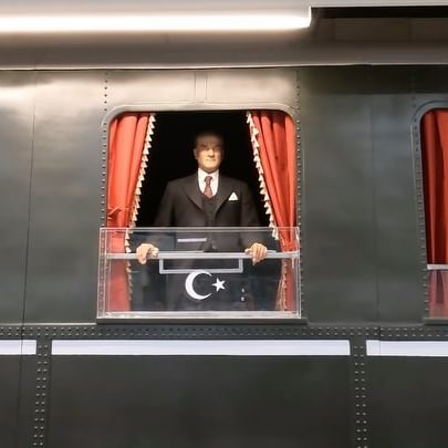 İstanbul Metrosu'nda Atatürk Anması