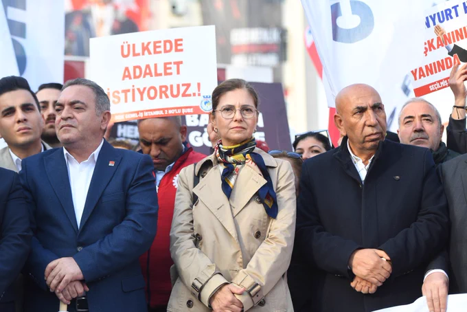 Esenyurt’ta Demokrasi Nöbeti Devam Ediyor