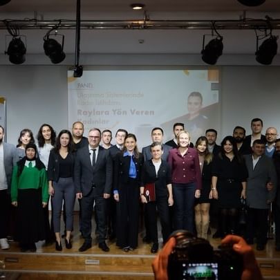 
Beykoz Üniversitesi işbirliği ile düzenlenen “Ulaştırma Sistemlerinde Kadın İstihdamı: Raylara Yön Veren Kadınlar” Paneli
