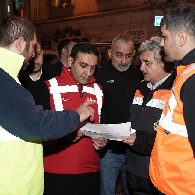 Beyoğlu'nda Yol Yenileme Çalışmaları Hızla Devam Ediyor