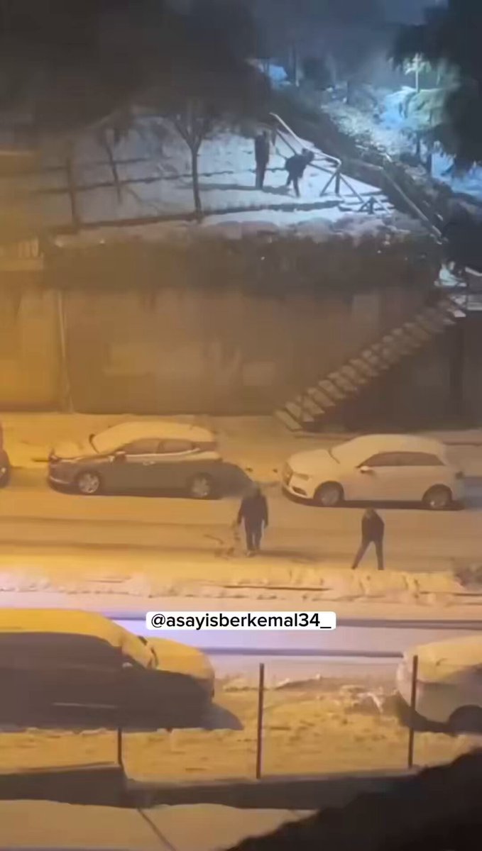 Başakşehir'de Kar Topu Oyununu Kazaya Dönüştüren Anlar