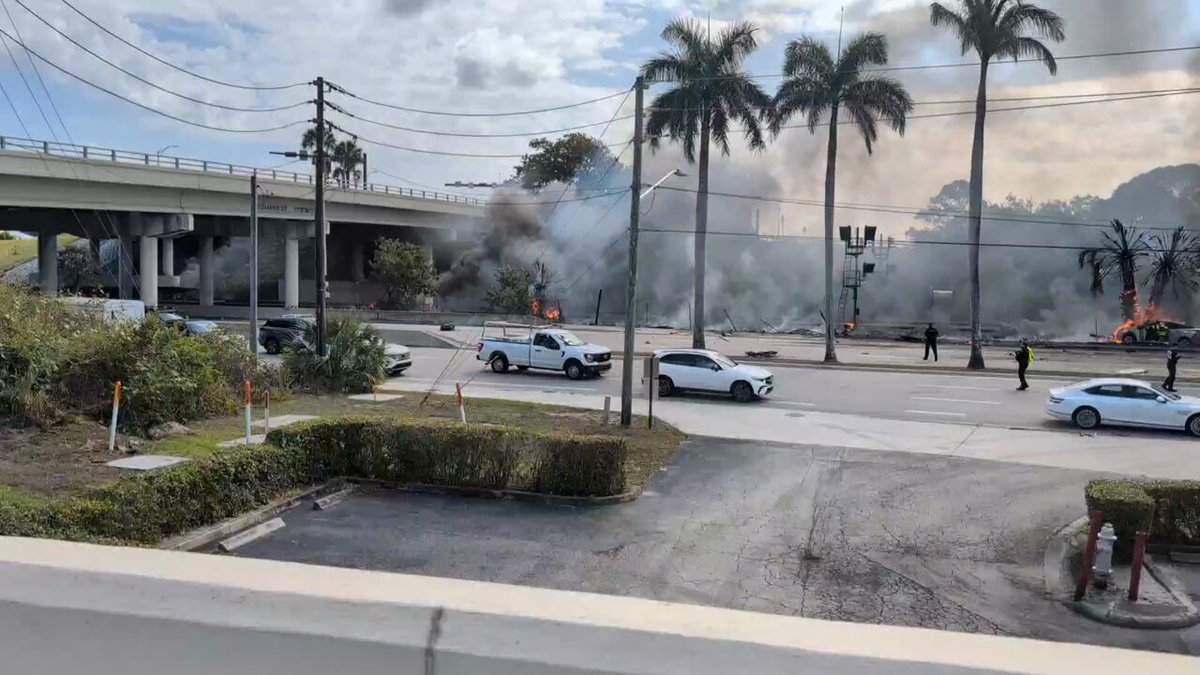 Florida'da Uçak Kazası: 3 Kişi Hayatını Kaybetti