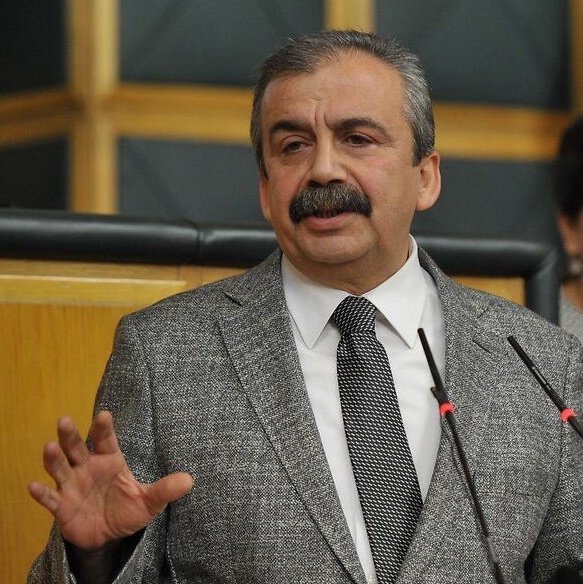 Sırrı Süreyya Önder'in Durumu Ciddi, Hayati Riski Devam Ediyor