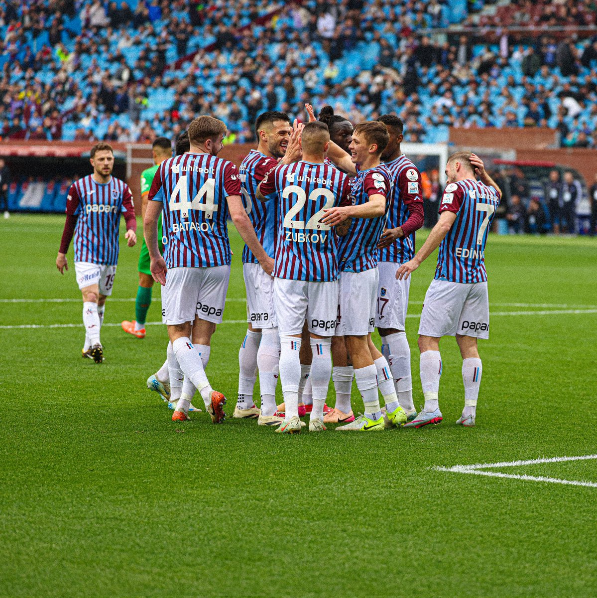 Trabzonspor, Alanyaspor'u Nefes Kesen Maçta 4-3 Maglup Etti