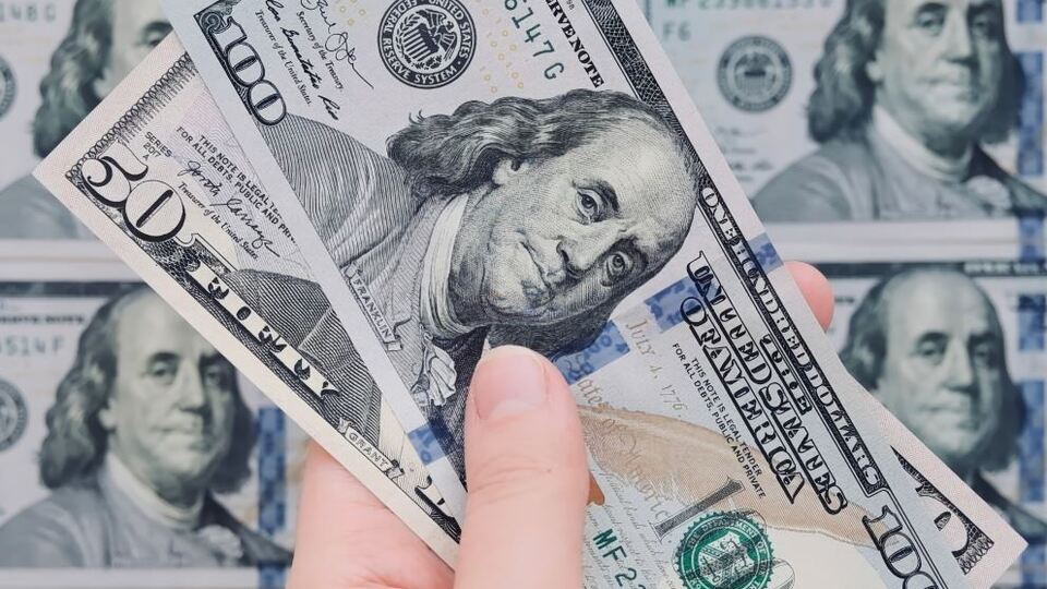 Dolar ve Euro Yükselişle Yatırımcıya Kazandırdı, Altın ve Borsada Düşüş