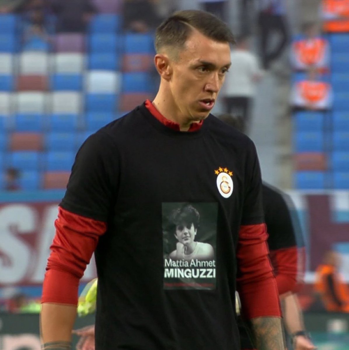 Galatasaray Futbol Takımı, Minik Ahmet'e Destek Vererek Sahaya Tişörtlerle Çıktı