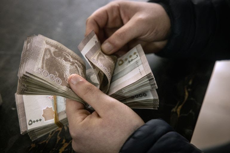 Suriye Lirası, Trump'ın Yaptırım Kararı Sonrası Dolar Karşısında Değer Kazandı