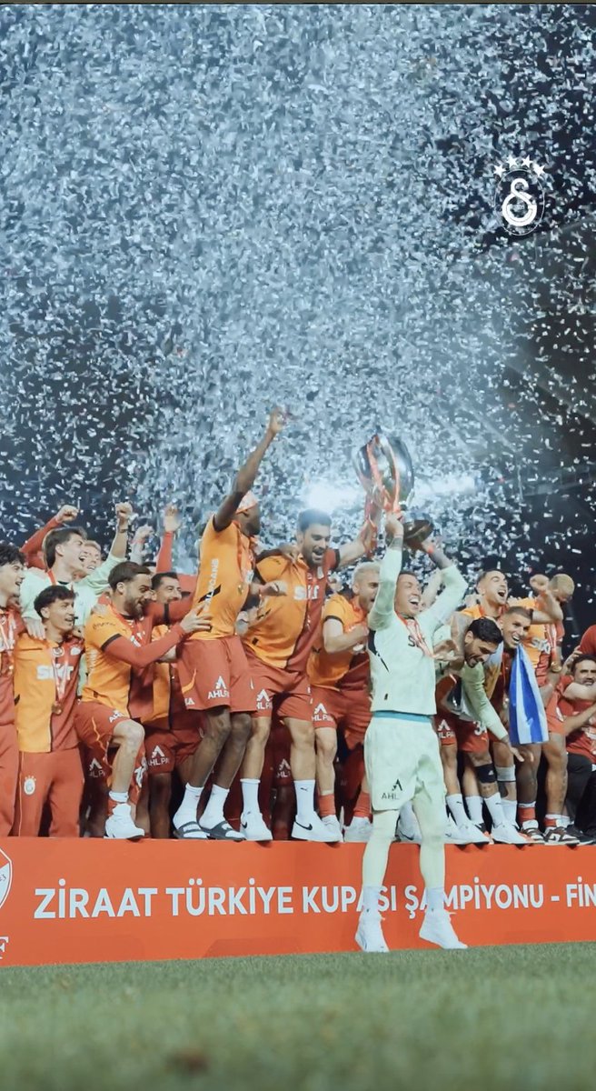Galatasaray, Zirveye Ulaştı: Kupa Sevinci ve Tarihi Anlar