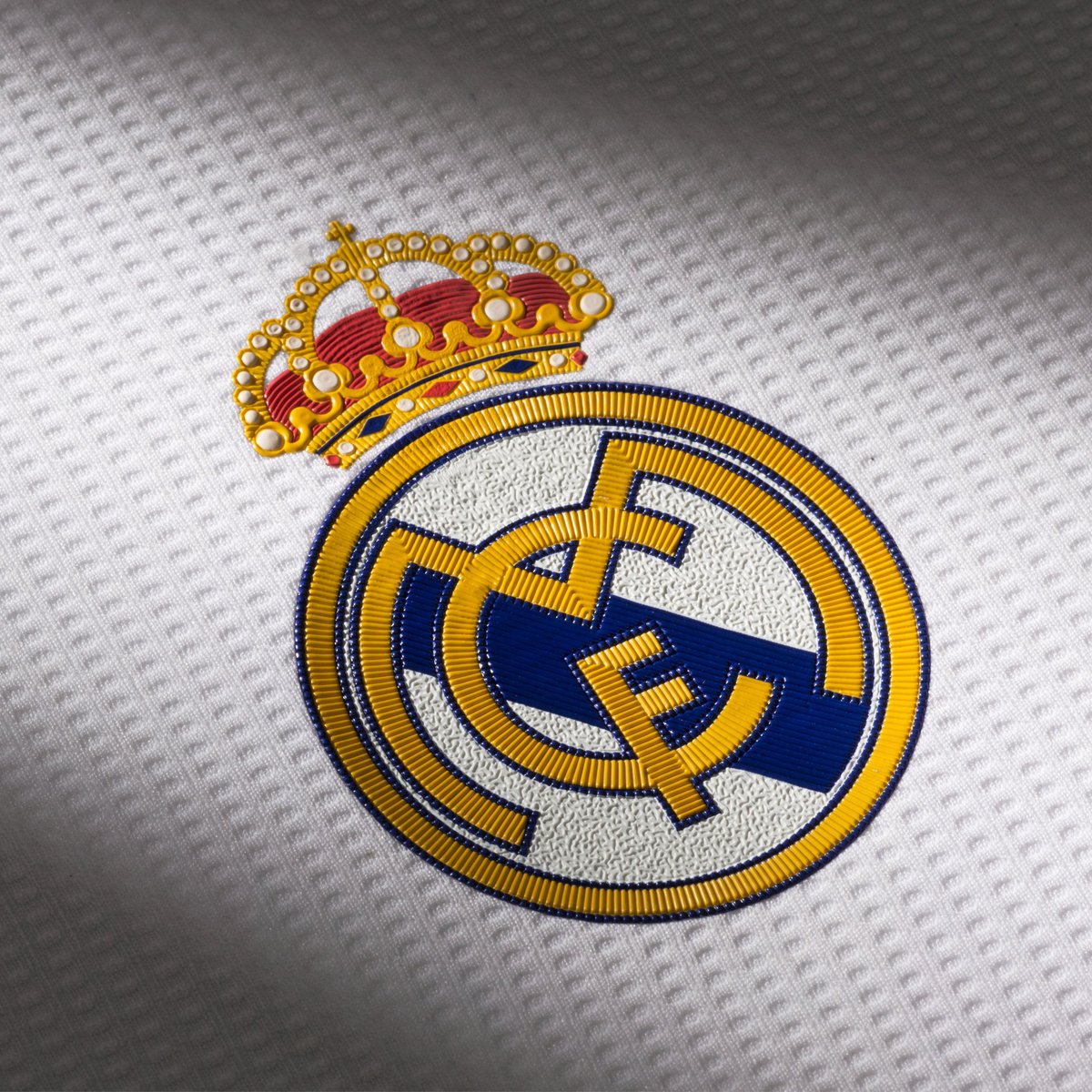Real Madrid, Barcelona'yı 2024-25 Şampiyonluğu İçin Tebrik Etti