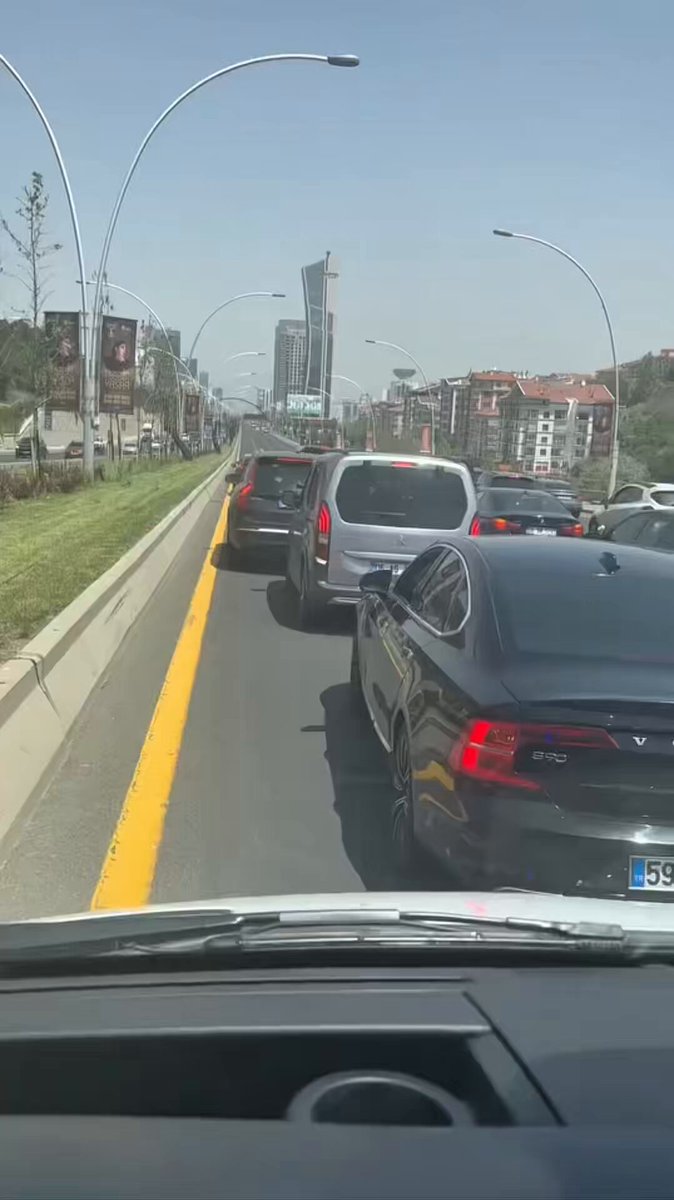 Ankara'da Düğün Konvoyu, Ambulansı Durdurdu: Kritik Vaka Gecikti