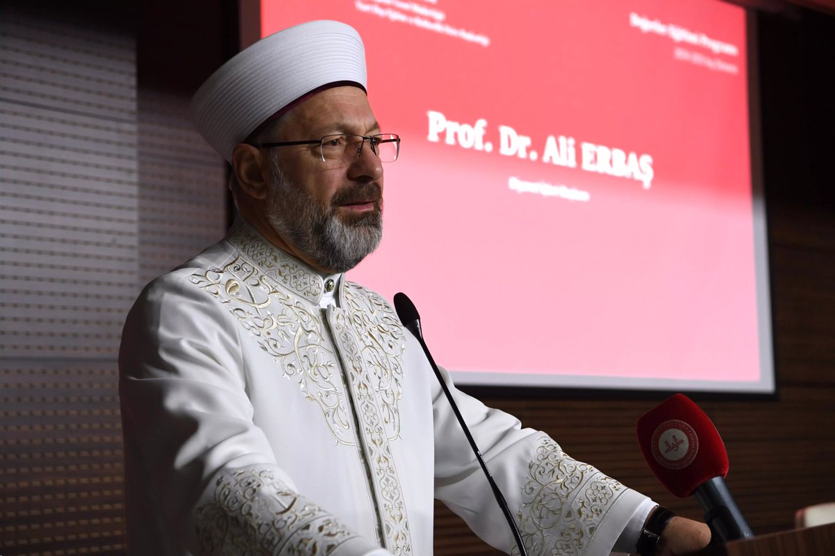 Diyanet İşleri Başkanı Erbaş'tan Sporculara Değer Atfetme Vurgusu