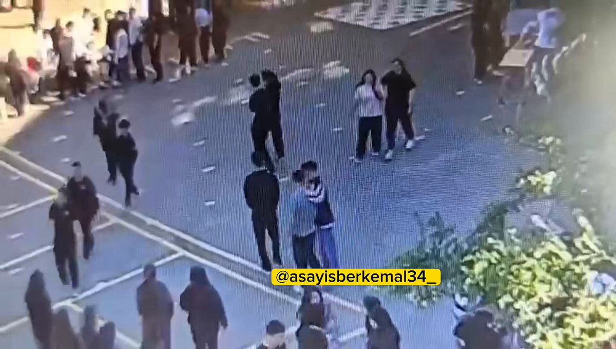 İstanbul Sultanbeyli'de Liseli Öğrenci Arkadaşını Bıçakladı