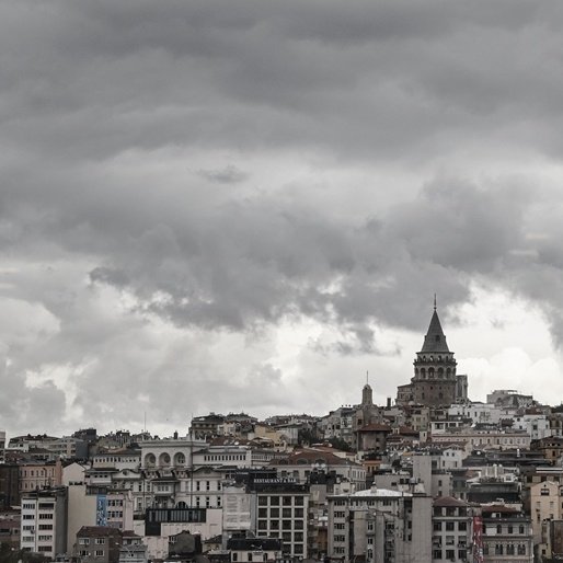 İstanbul'da Hava Mevsim Normallerinin Altına Düştü: Yağışlı Hava Yaşamı Etkiliyor