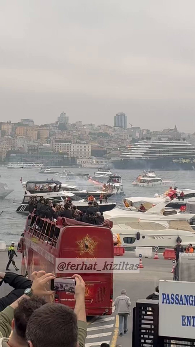 Galatasaray Şampiyonluk Kutlaması Boğaz'da Coşkuyla Başladı