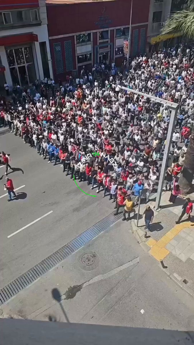 İzmir'deki Grev 2. Gününde Devam Ediyor