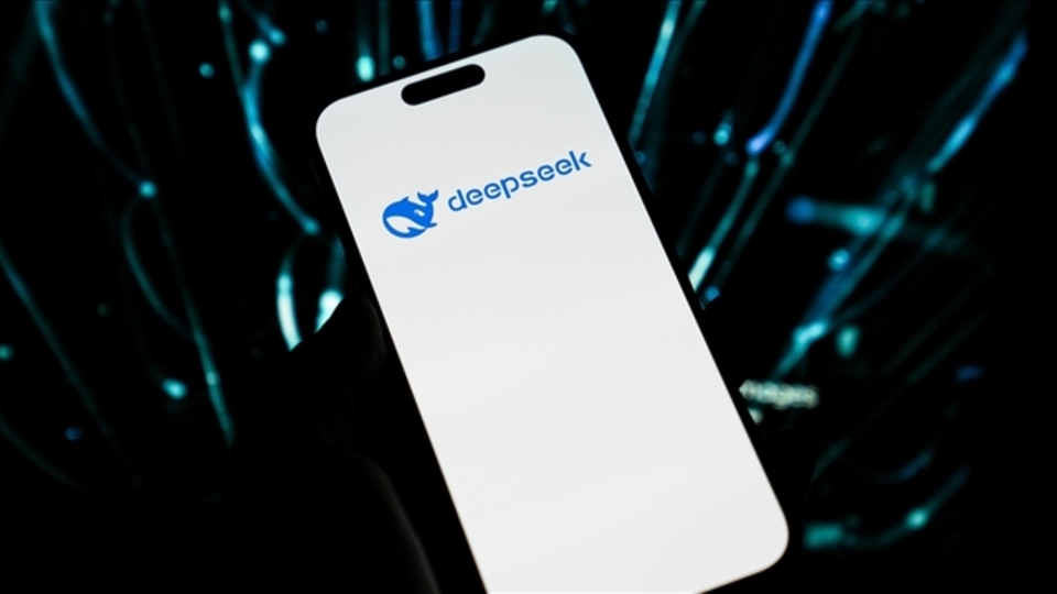 DeepSeek AI Modeli Gemini ile Eğitildi: Yeni Nesil Yapay Zeka Rekabette