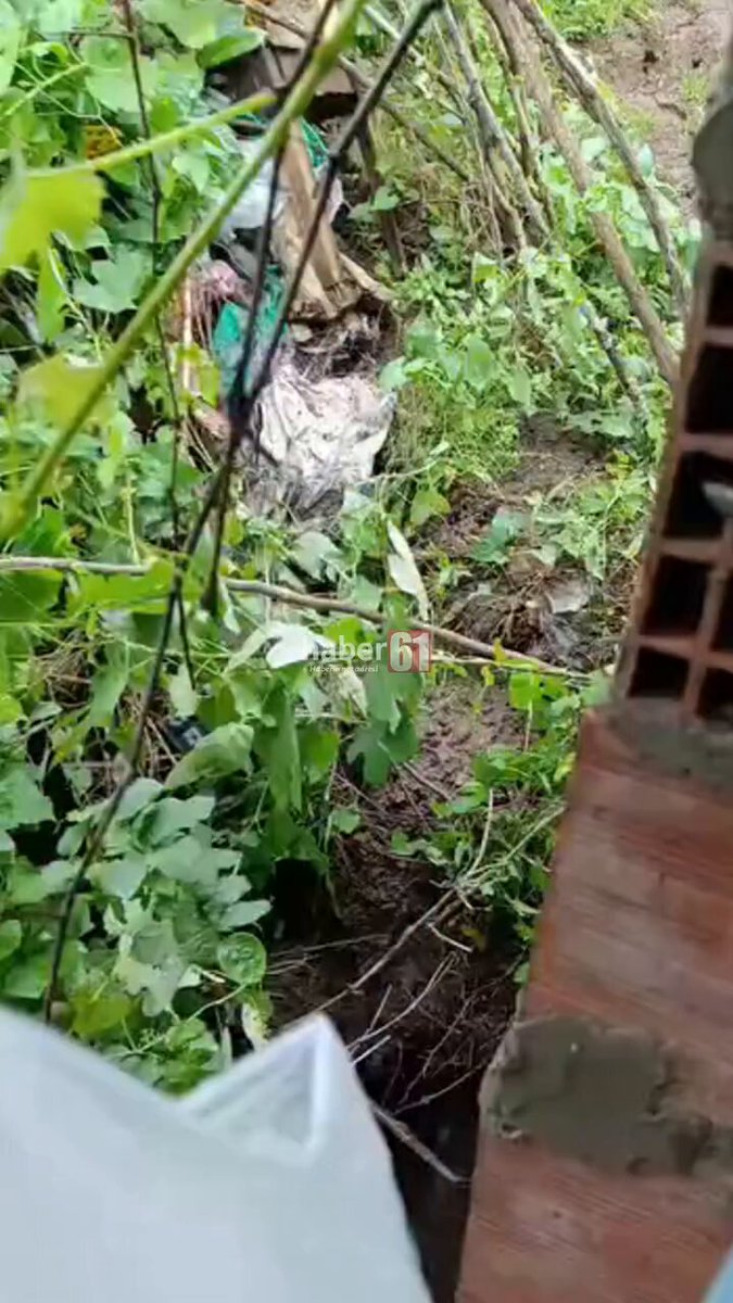 Trabzon Ortahisar'da Evin Dibinde Heyelan Paniği