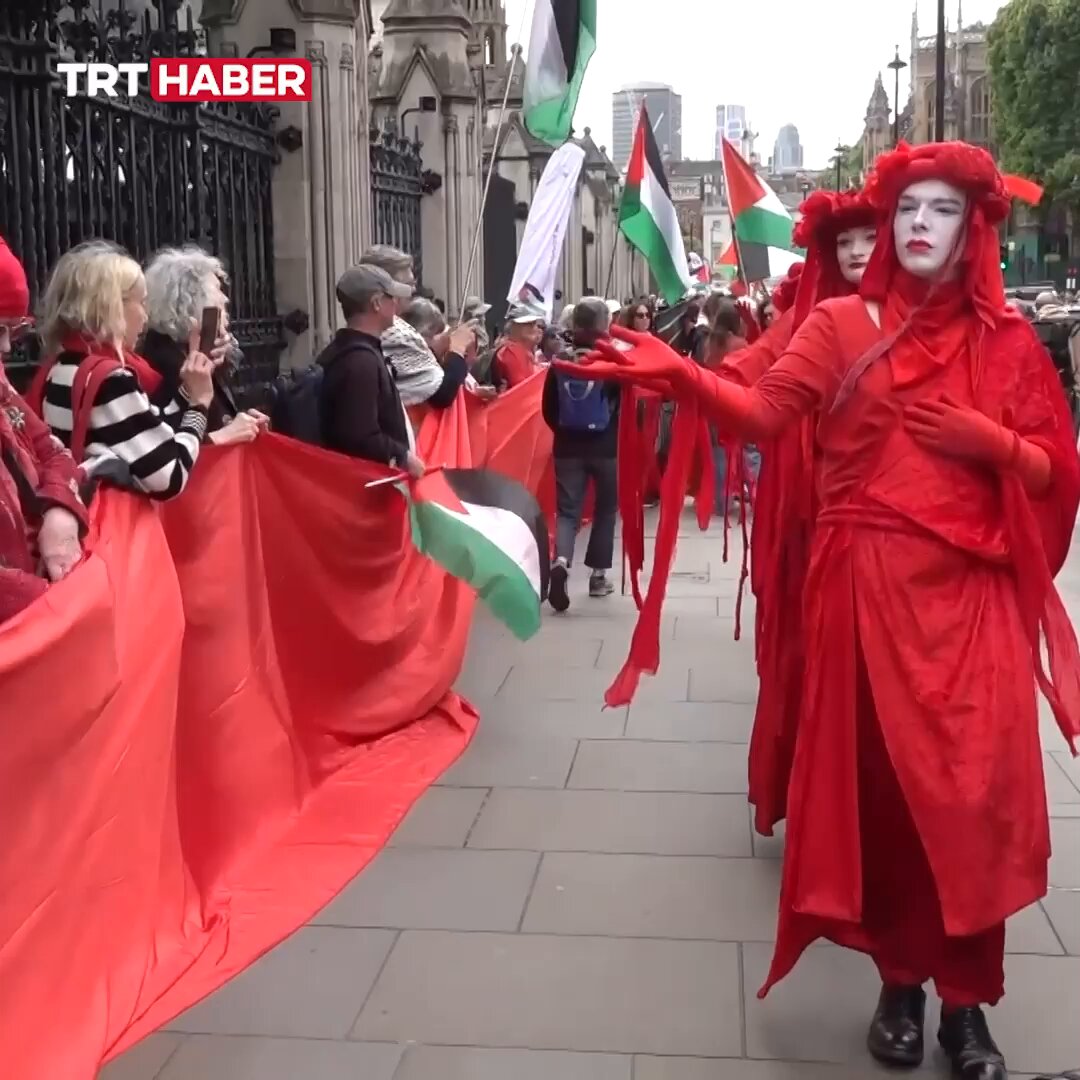 Londra'da İsrail'e Silah Satışına Karşı Büyük Protesto