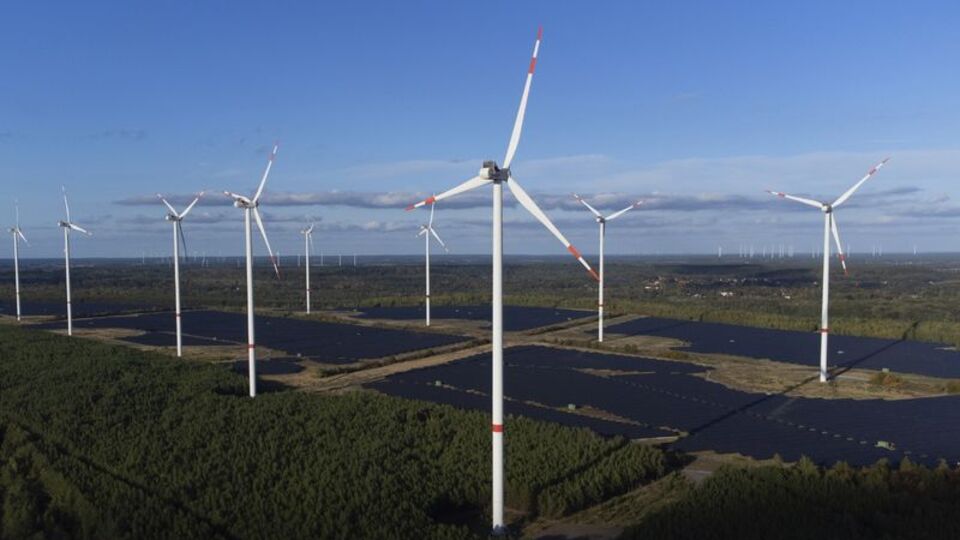 Küresel Enerji Yatırımları Rekor Seviyede: Temiz Enerji Yatırımları Öne Çıkıyor
