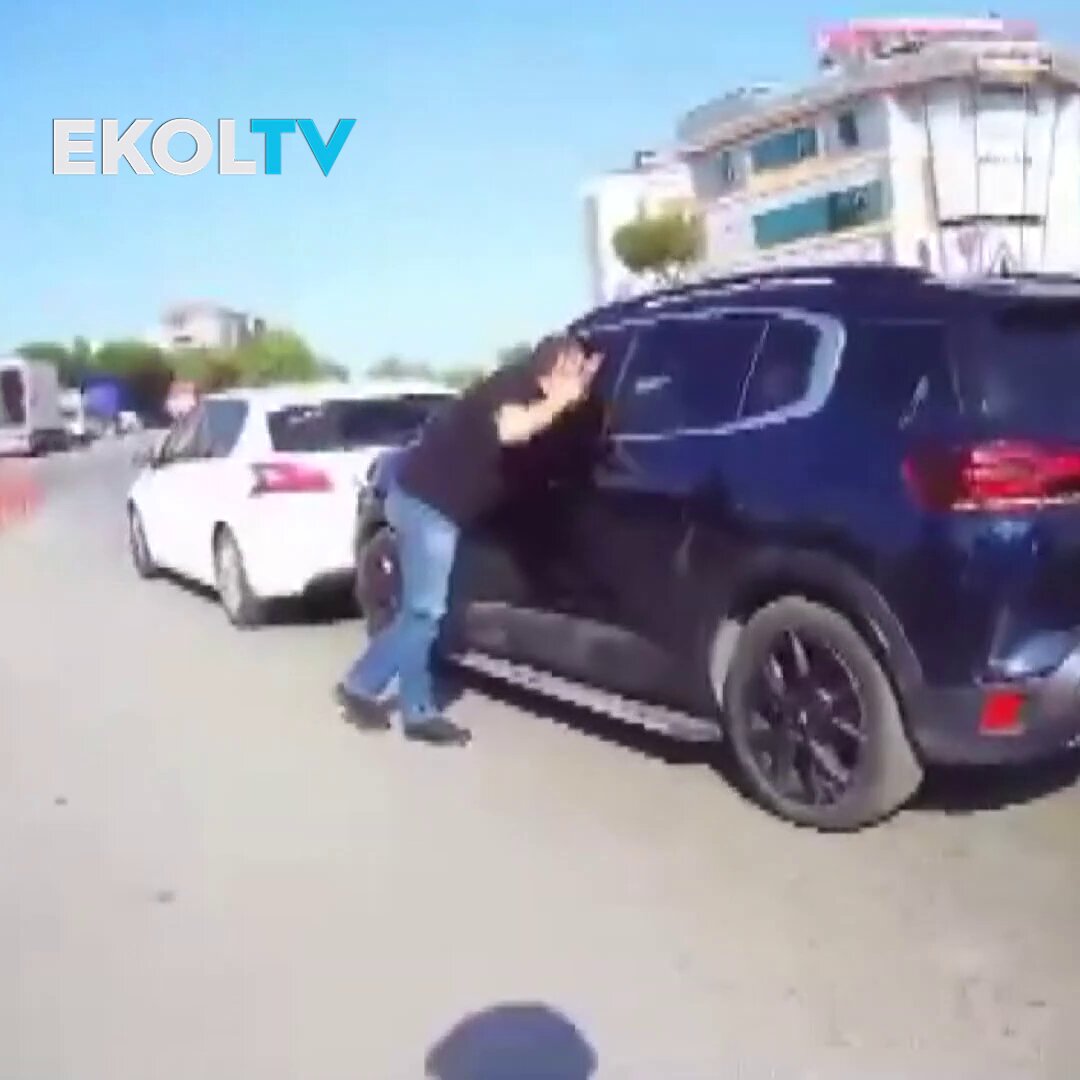 İstanbul Ataşehir'te Trafikte Kavga: Hamile Eşinin Yanında Saldırıya Uğradı